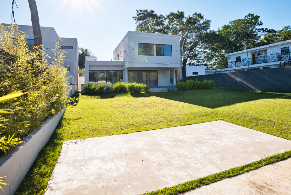 Sb1030625 Haus Dsc9200