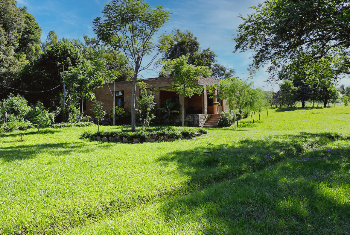 Häuser in Atyra Paraguay – Heppner Lotes