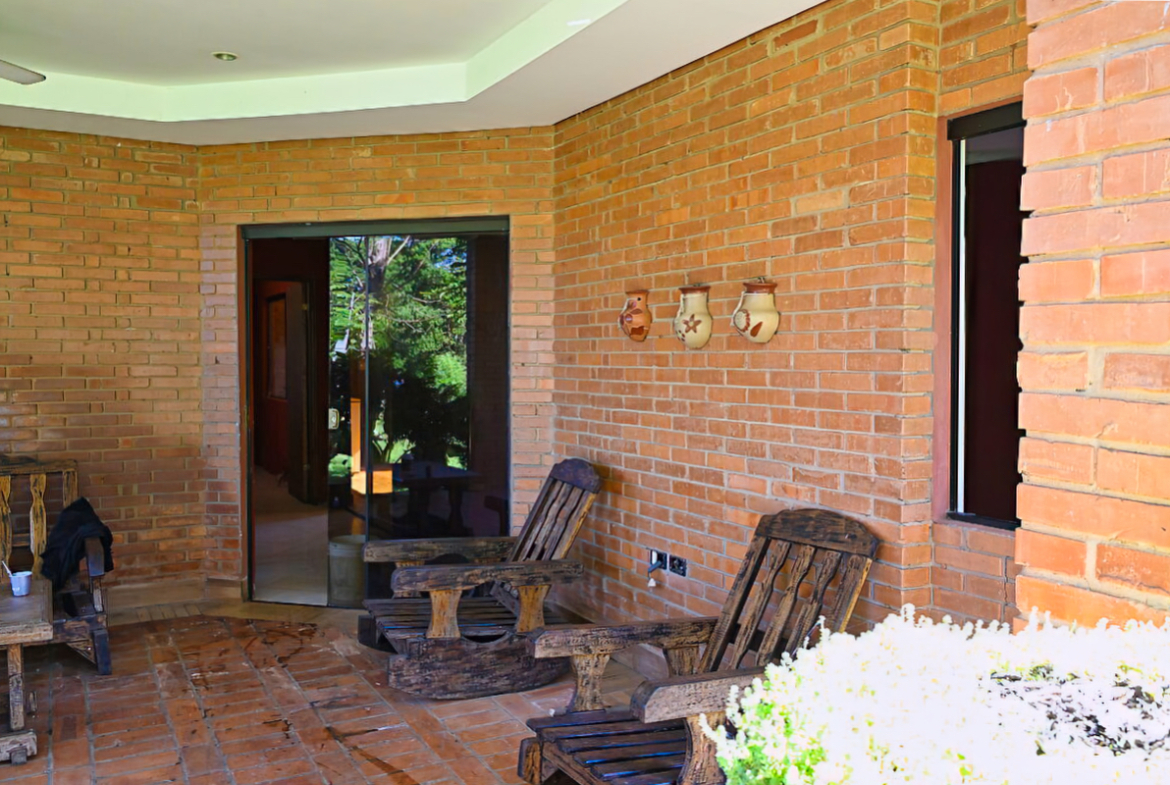 Häuser in Atyra Paraguay – Heppner Lotes