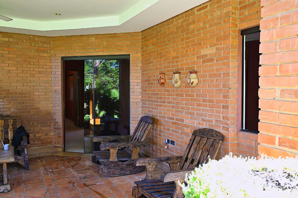Häuser in Atyra Paraguay – Heppner Lotes