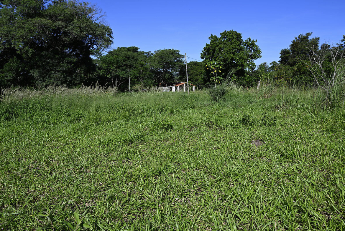 Häuser in Atyra Paraguay – Heppner Lotes